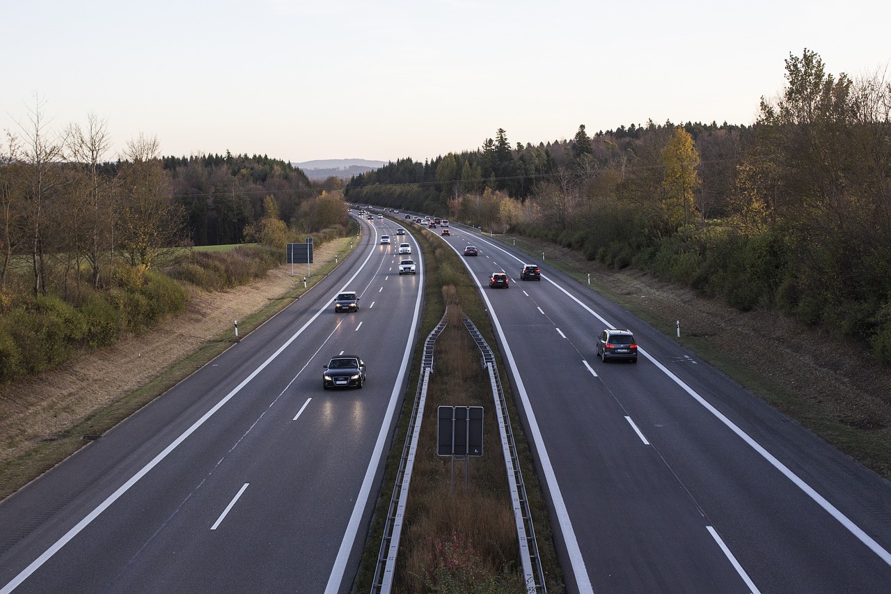 So sparst du beim Autofahren Geld